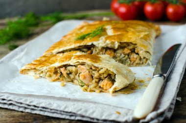 Bisected   cake   with stuffing